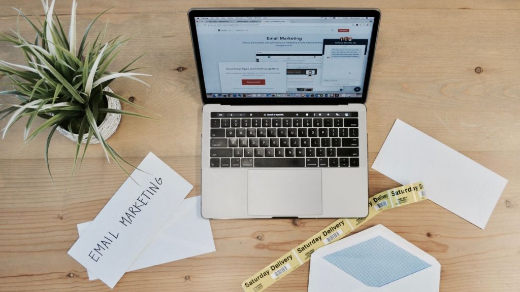 Il existe quelques modèles de mails qui ont su faire leur preuve. En voici une sélection pour vous donner des idées. Ordinateur