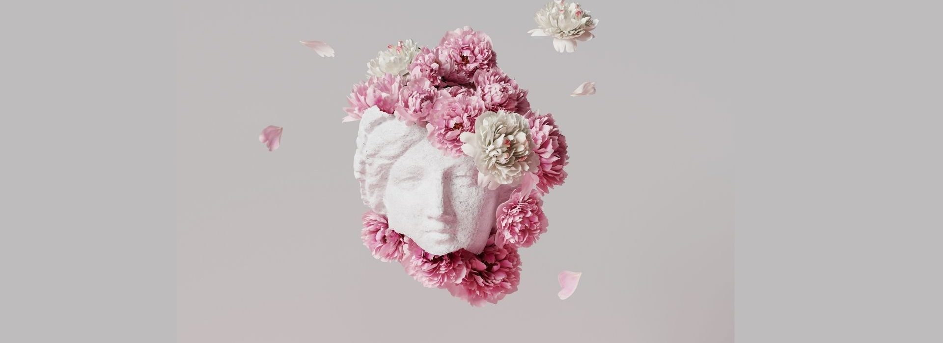 « Les annonceurs doivent créer des contenu vidéo qui captent l'attention et soit enrichissants » Tête de statut entouré de fleurs