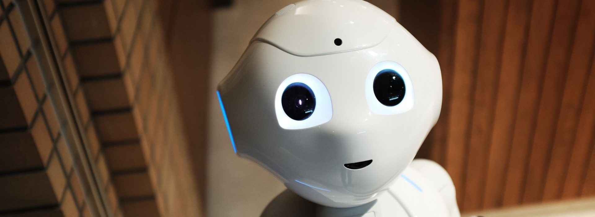 Pack IA s’inscrit dans cette démarche d’accélération, en proposant aux PME & ETI un accompagnement sur mesure pour lancer leur premier projet d’intelligence artificielle. Robot