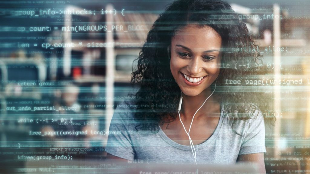 L'ADN Data fait le point sur les avantages à prospecteur avec une base de données Prise de vue numériquement améliorée d’une femme d’affaires attrayante utilisant un ordinateur portable superposé à plusieurs lignes de code informatique