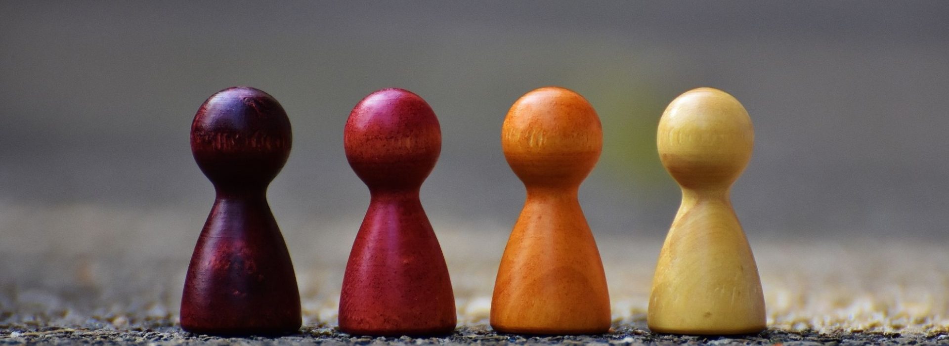 4 conseils pour construire une stratégie efficace pour un repositionnement d’entreprise 4 pions