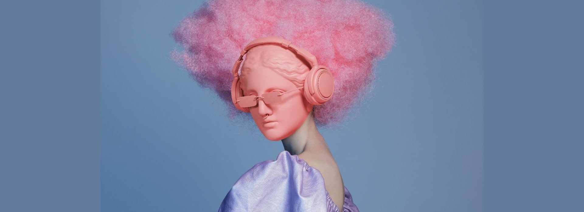 Interview adobe experience client Collage avec la femme et la déesse grecque utilisant des écouteurs