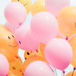 Ballons avec des smileys dessus