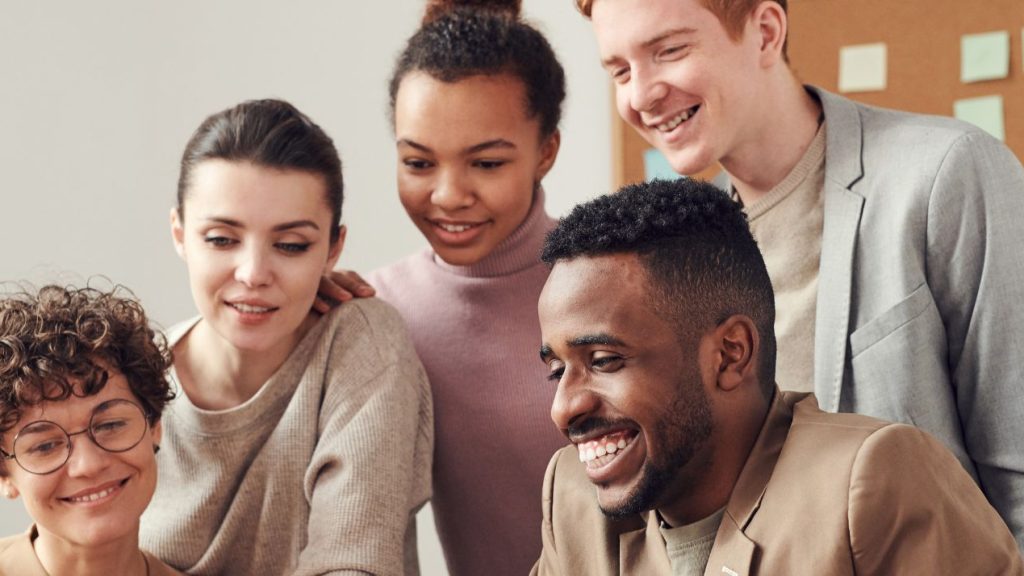 PayPlug-campagne-recrutements-2022 Personnes représentants la divertsité d'une entreprise