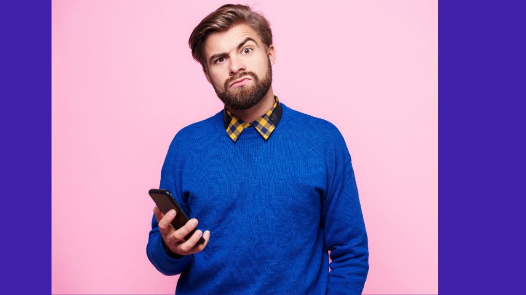 Pitch, disrupter, VC.. Ces mots ne vous disent rien ? Petite antisèche. Homme levant un sourcil en signe d'incompréhension