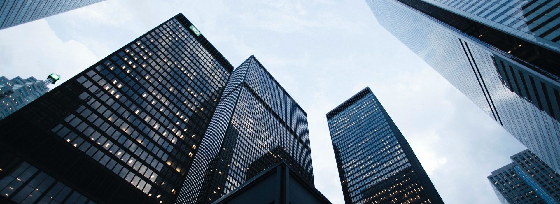 . L’ étude NUMA met en lumière les nouveaux défis auxquels font face les professionnels des ressources humaines et propose des axes de réflexion pour les relever. Buildings