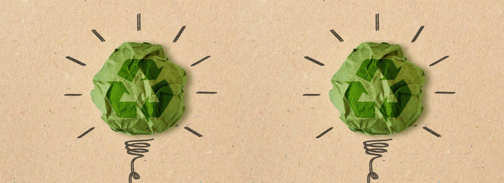 L’Encroyable Collecte : une campagne nationale pour sensibiliser les élèves, les familles et les enseignants Dessin d’ampoule avec panneau de recyclage sur papier recyclé froissé - Concept d’écologie et de recyclage