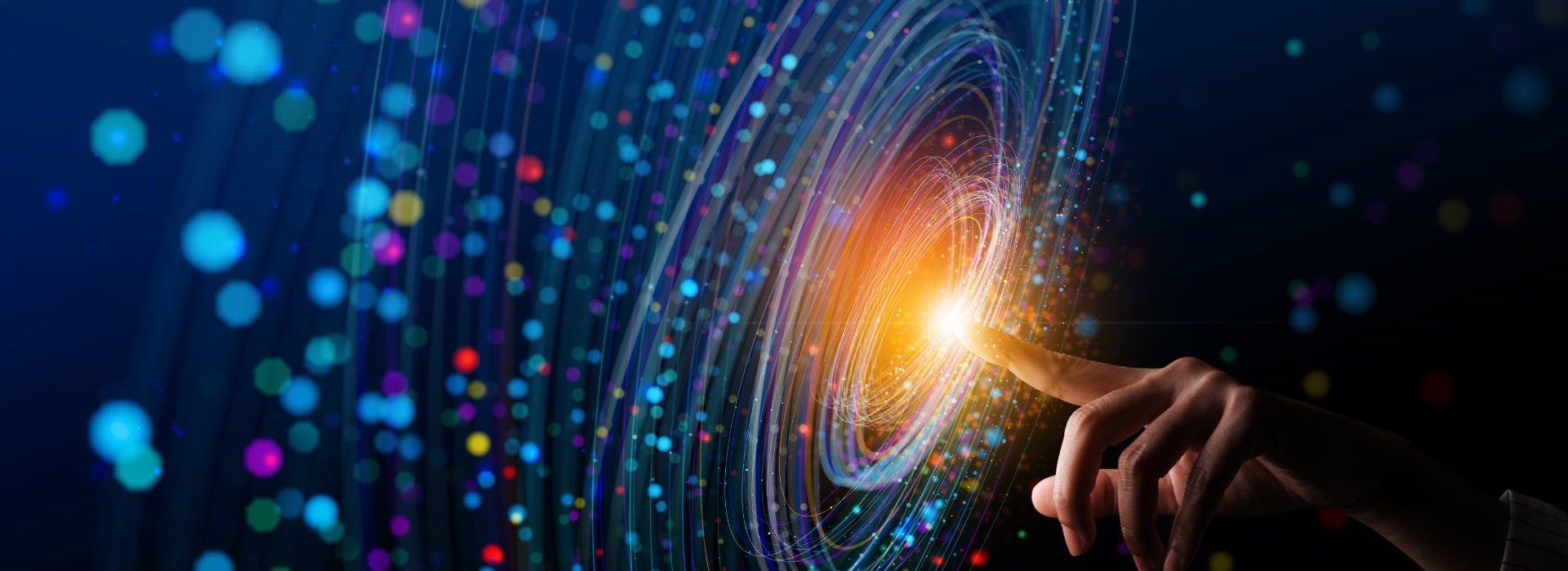 Découvrez la nouvelle version de L’ADN DATA Concept Big Data. Réseau neuronal numérique. Femme d’affaires touchant la main Introduction de l’intelligence artificielle. Cyberespace du futur. Science et innovation de la technologie.