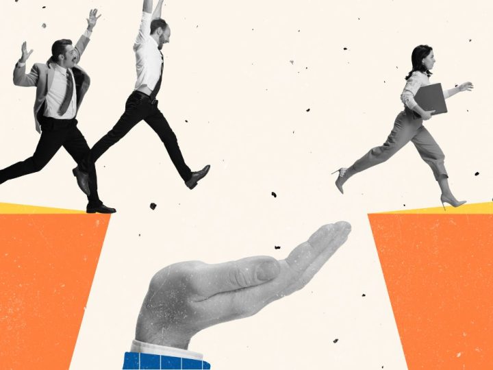 Design moderne et créatif. Collage d’art contemporain escalade sautant par-dessus une falaise symbolisant le succès