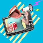 Personne sortant d'une télévision et criant dans un mégaphone