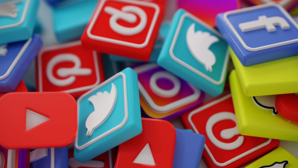 Les 10 principales tendances des réseaux sociaux en 2023 pour la région EMEA Logos réseaux sociaux