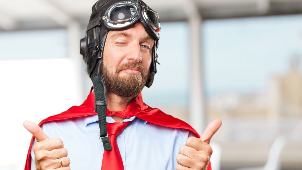+20% des DirCom en 4 ans pilotent l'intranet mais l'IA est un danger pour son contenu pilote les deux pouces en l'air