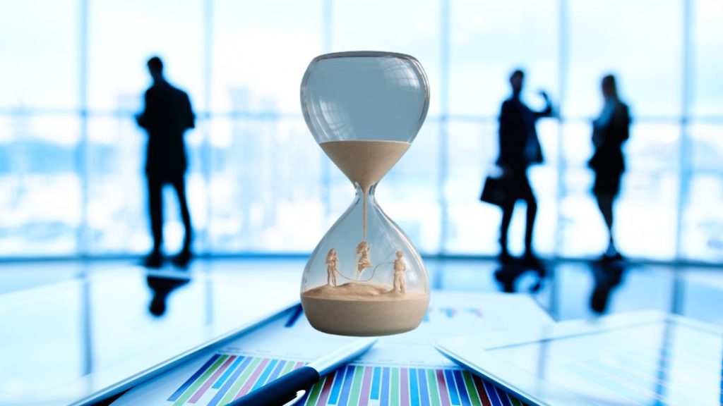 En quoi les plateformes de communication diffèrent-elles dans le contexte du B2C par rapport au B2B ? Sablier