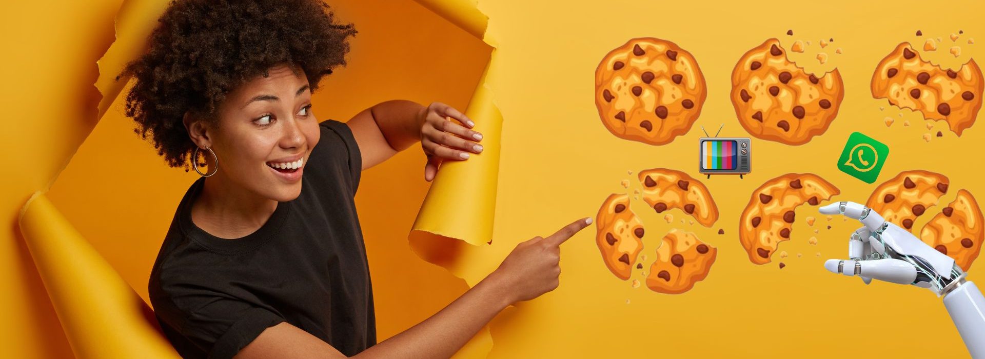 2024 : Les quatre temps forts attendus du marché publicitaire français Femme souriante montrant du doigts 4 élements : un télévision, des cookies, une main d'intelligence artificielle et le logo whatsapp