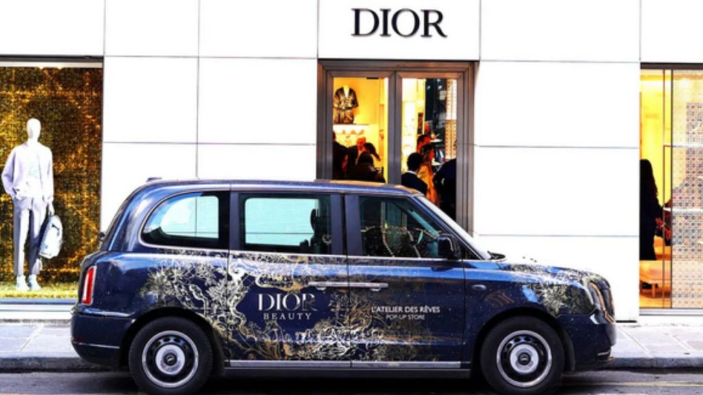 MOOH, OOH, DOOH quelles sont les différences ? Voiture