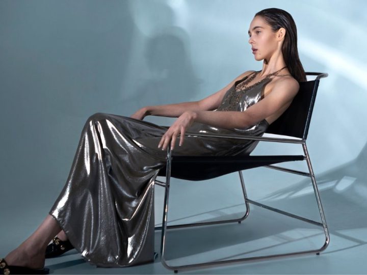 Femme dans une robe de soirée