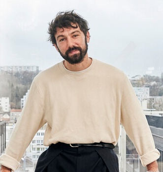 Portrait de Nick Bakshi